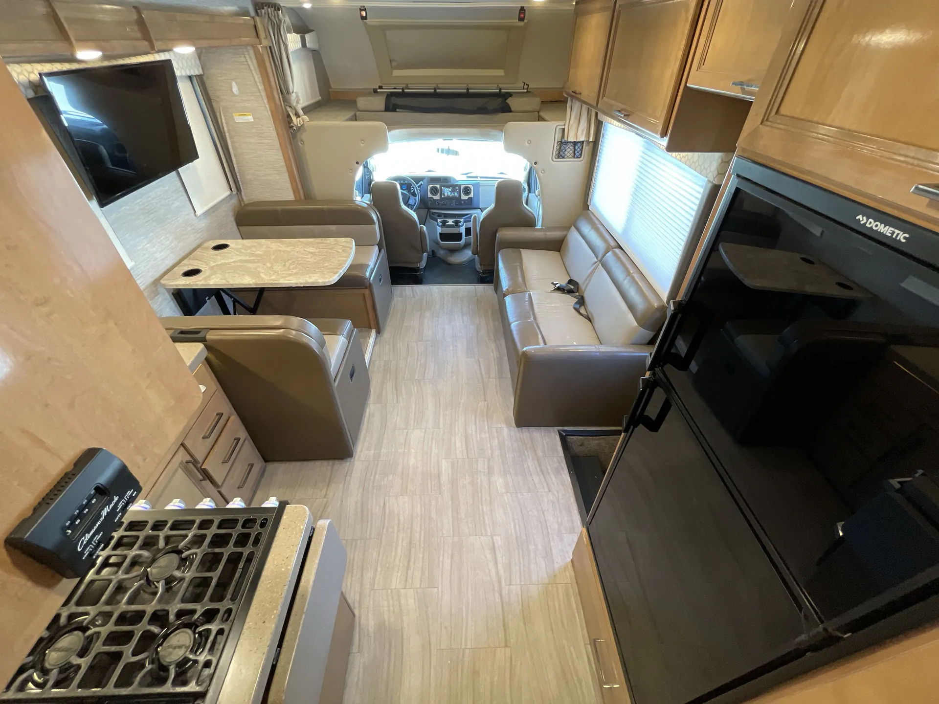 2021 Thor Motor Coach Quantum KW29 — living area main