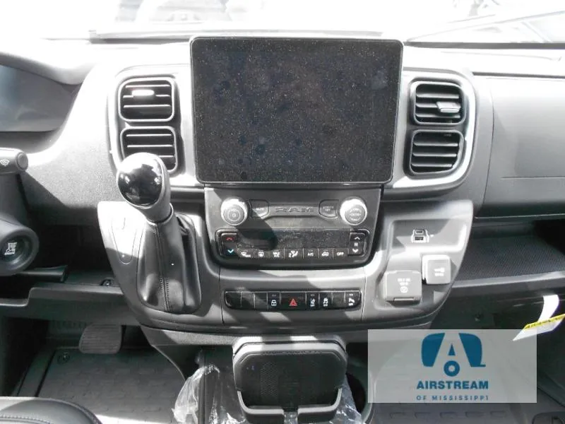 2026 Airstream Rangeline New    Std. Model - Photo 4