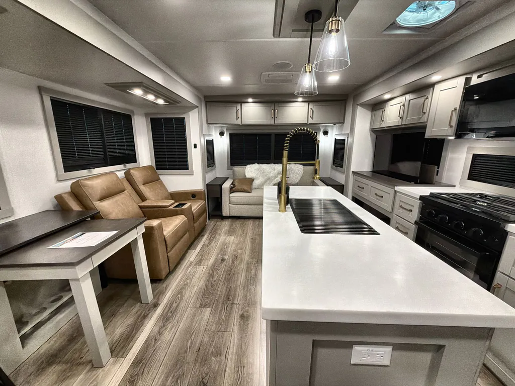 2026 Brinkley Model Z AIR 297, Photos photo 13