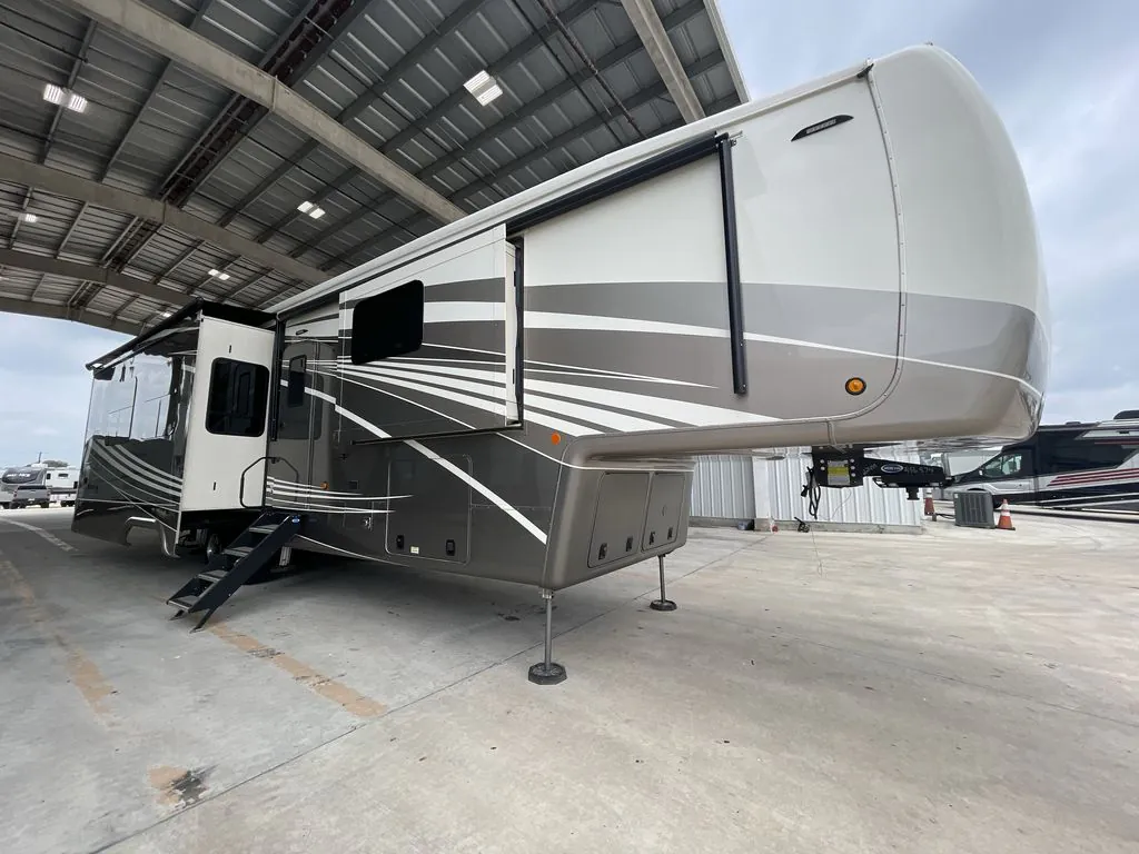 2022 DRV Mobile Suites 41RKDB - Photo 2
