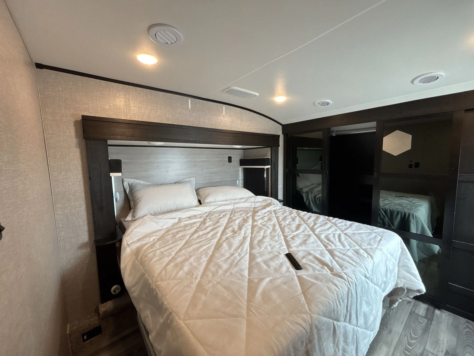 2023 Jayco Eagle 335RDOK — living area main