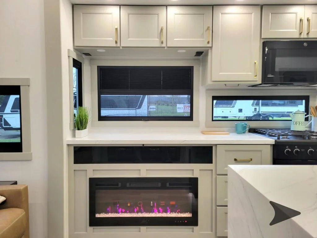 2026 Brinkley Model G 4100, Photos photo 18