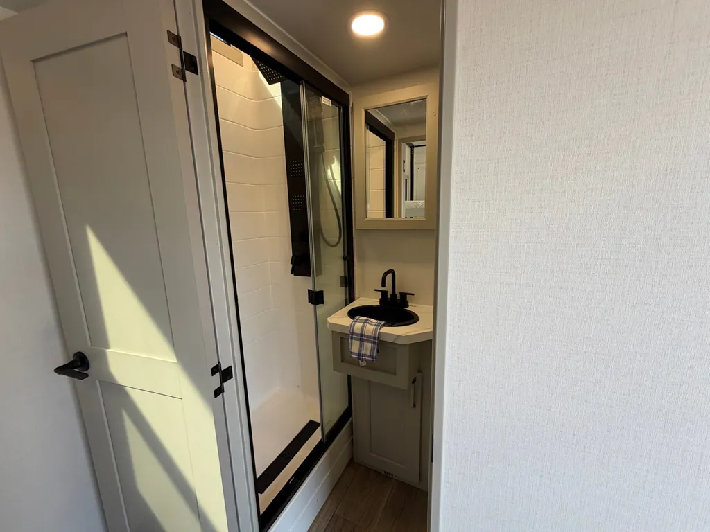 2026 Brinkley Model G 3970, Photos photo 19