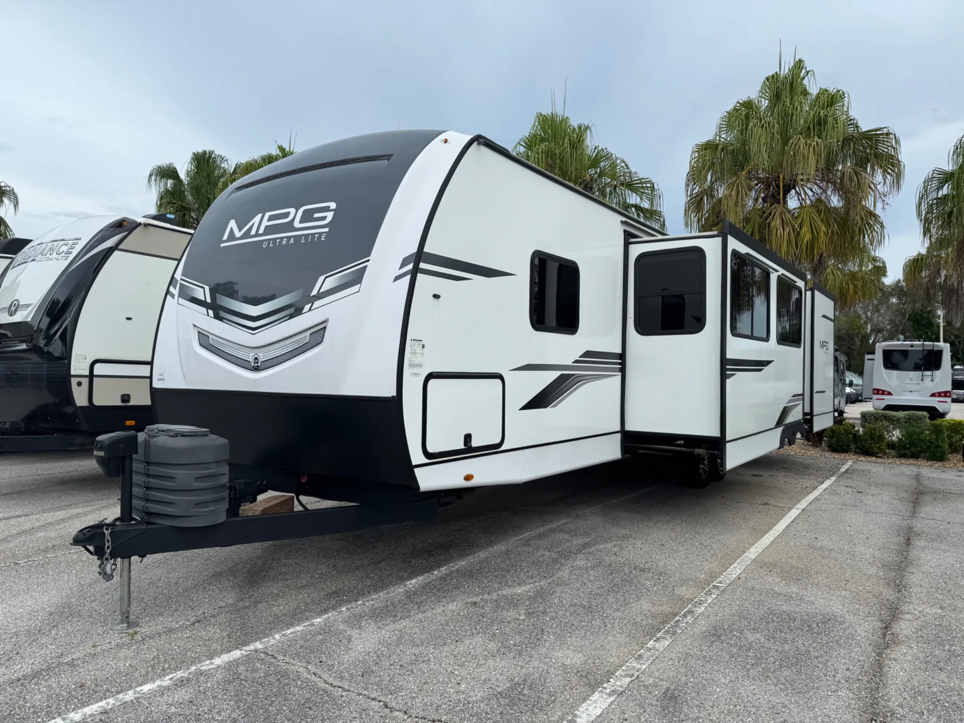 2025 Cruiser RV MPG MPG 3100BH - Photo 3