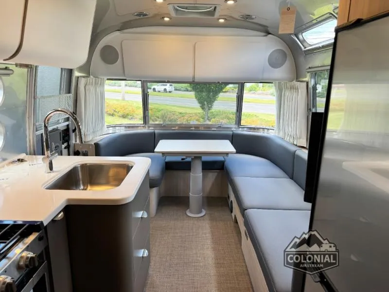 2026 Airstream Globetrotter 25FB - Photo 3