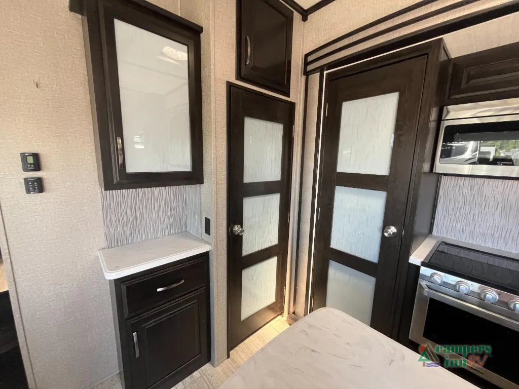 2018 Grand Design Momentum 376TH, Photos photo 18