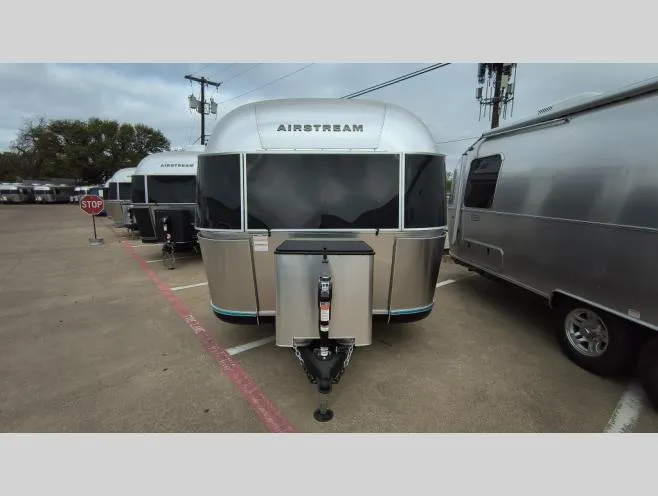 2026 Airstream Classic 30RB Twin - Photo 3