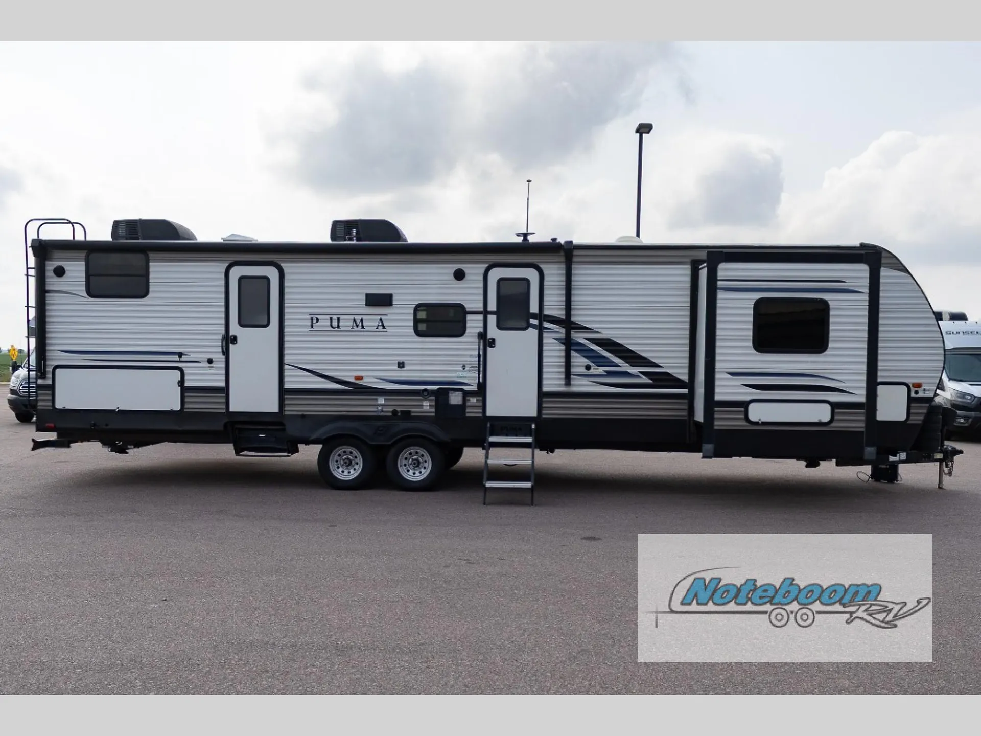 2022 Palomino Puma 32BHQS - Photo 2