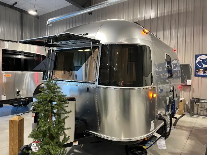 2026 Airstream Bambi 16RB - Photo 4