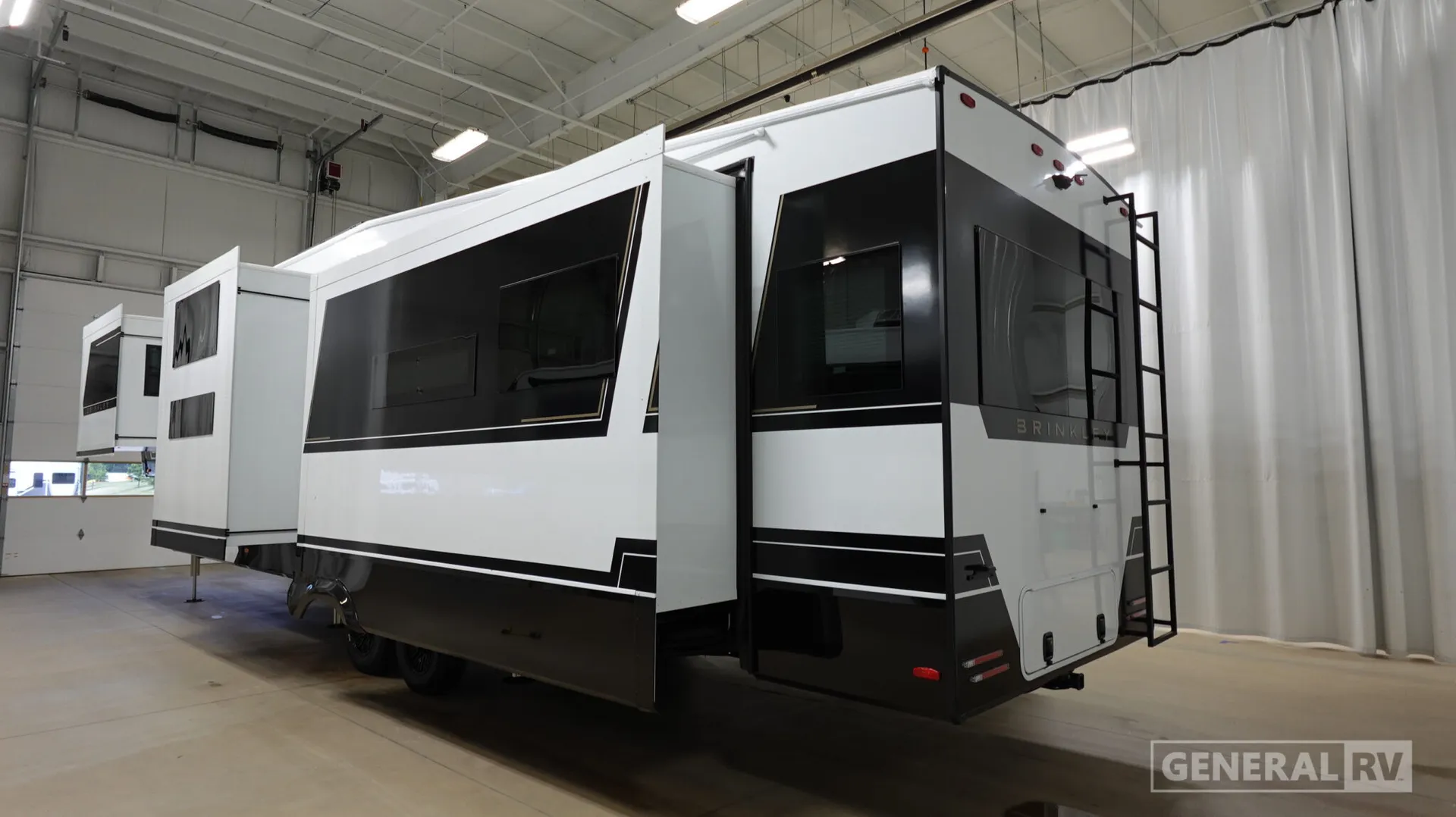 2027 Brinkley Model Z 3610 - Photo 4