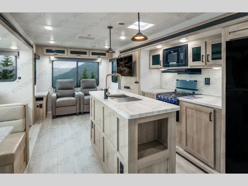 2027 East to West Della Terra 272RL - Photo 4