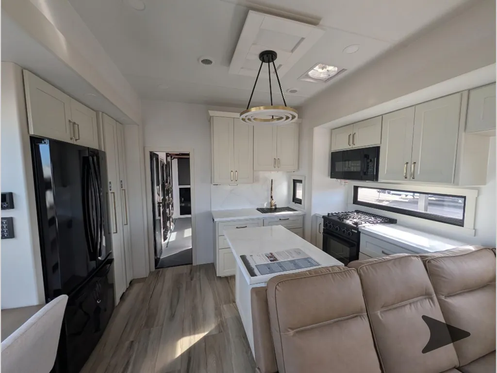 2027 Brinkley Model G 3970, Photos photo 12