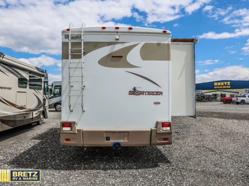 2007 Winnebago Sightseer 29R - Photo 2