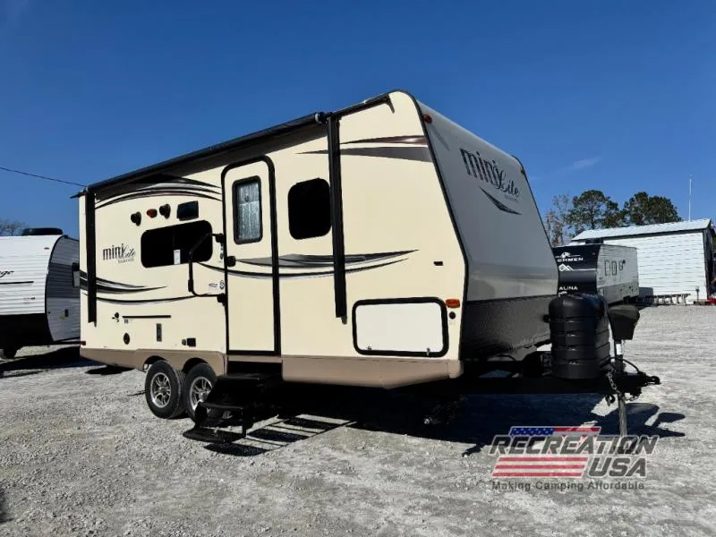 2015 Forest River Rockwood Mini Lite 2109S - Photo 2