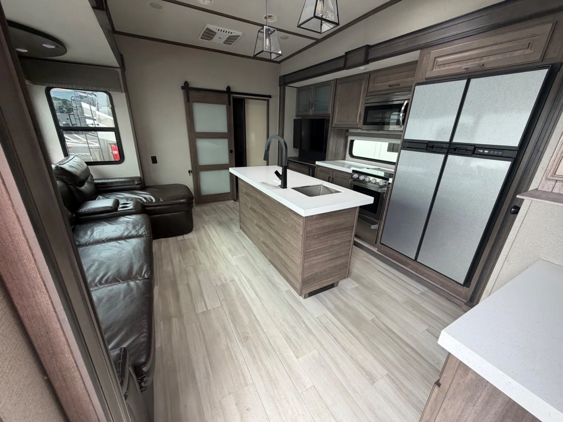 2021 Grand Design Solitude S-Class 3740BH - Photo 3