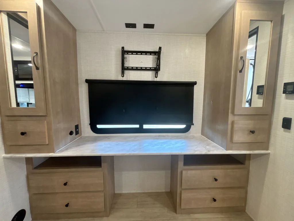 2025 Forest River Solaire 3300FLBS, Photos photo 39