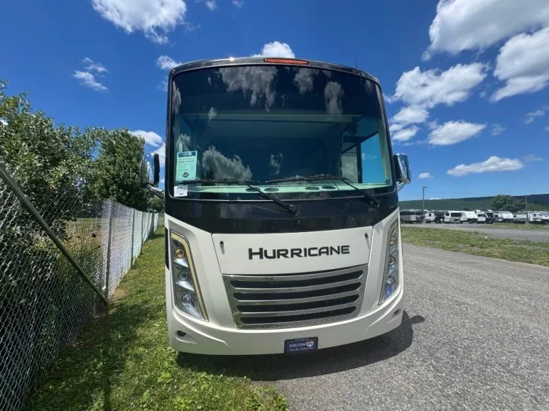 2022 Thor Motor Coach Hurricane 35M - Photo 2