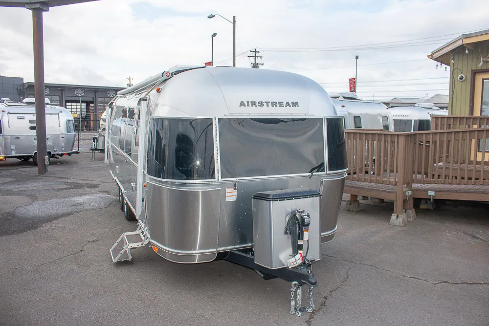 2025 Airstream International 28RB - Photo 3