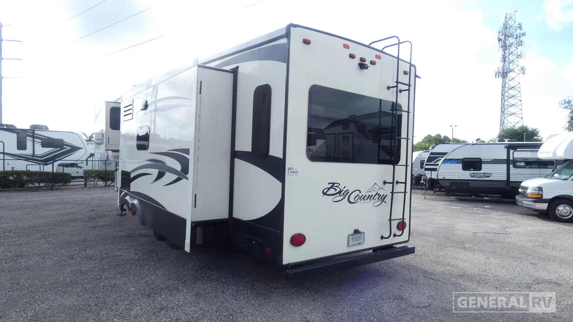 2017 Heartland Big Country 3150RL - Photo 4
