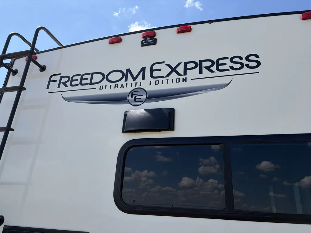 2023 Coachmen Freedom Express Ultra Lite 274RKS, Photos photo 22