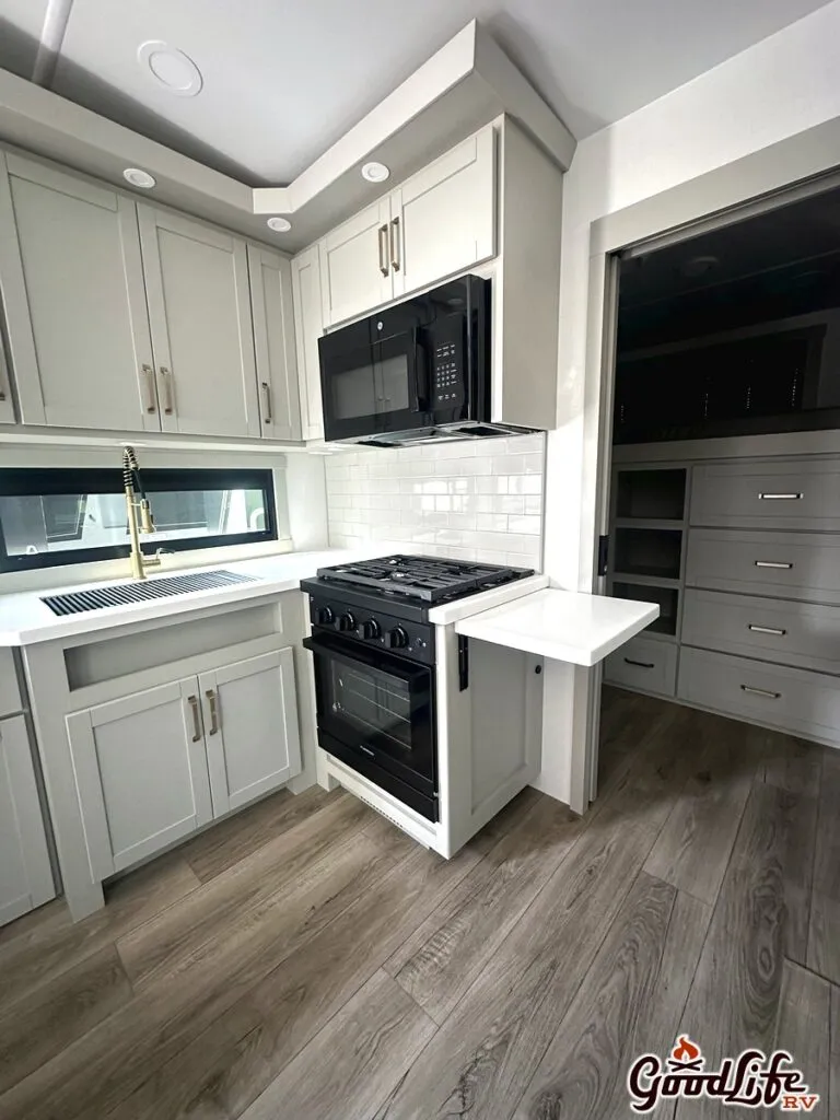 2026 Brinkley Model Z 2810, Photos photo 39