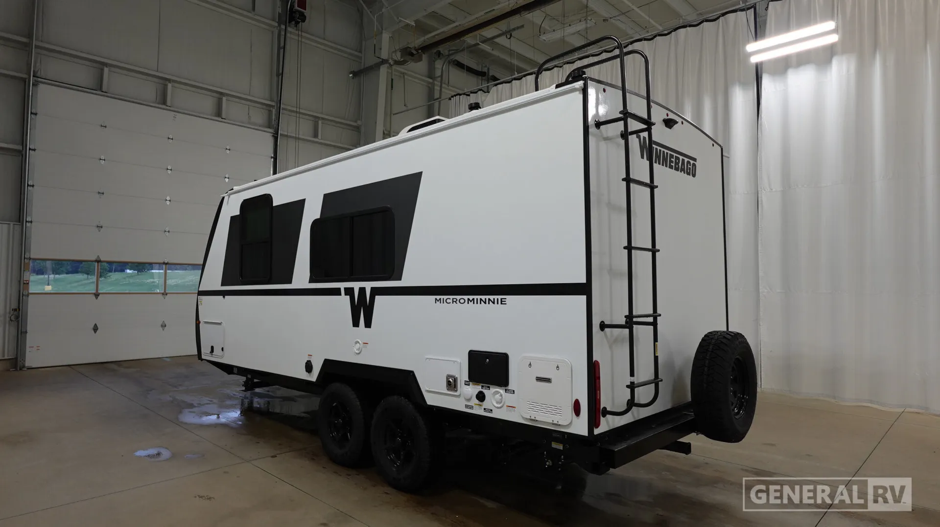 2027 Winnebago Micro Minnie 2000FRB - Photo 4