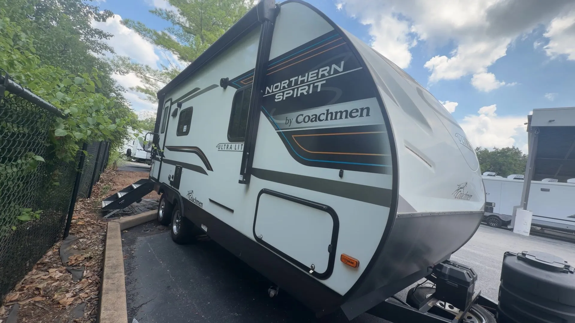 2024 Coachmen Northern Spirit 1943RB - Photo 3
