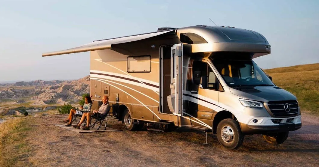 Winnebago Navion 24T exterior