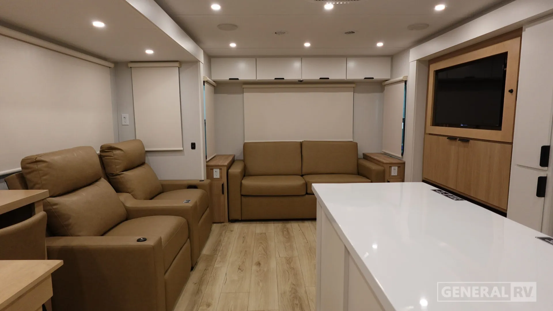 2026 Winnebago Thrive 29RLO - Photo 3
