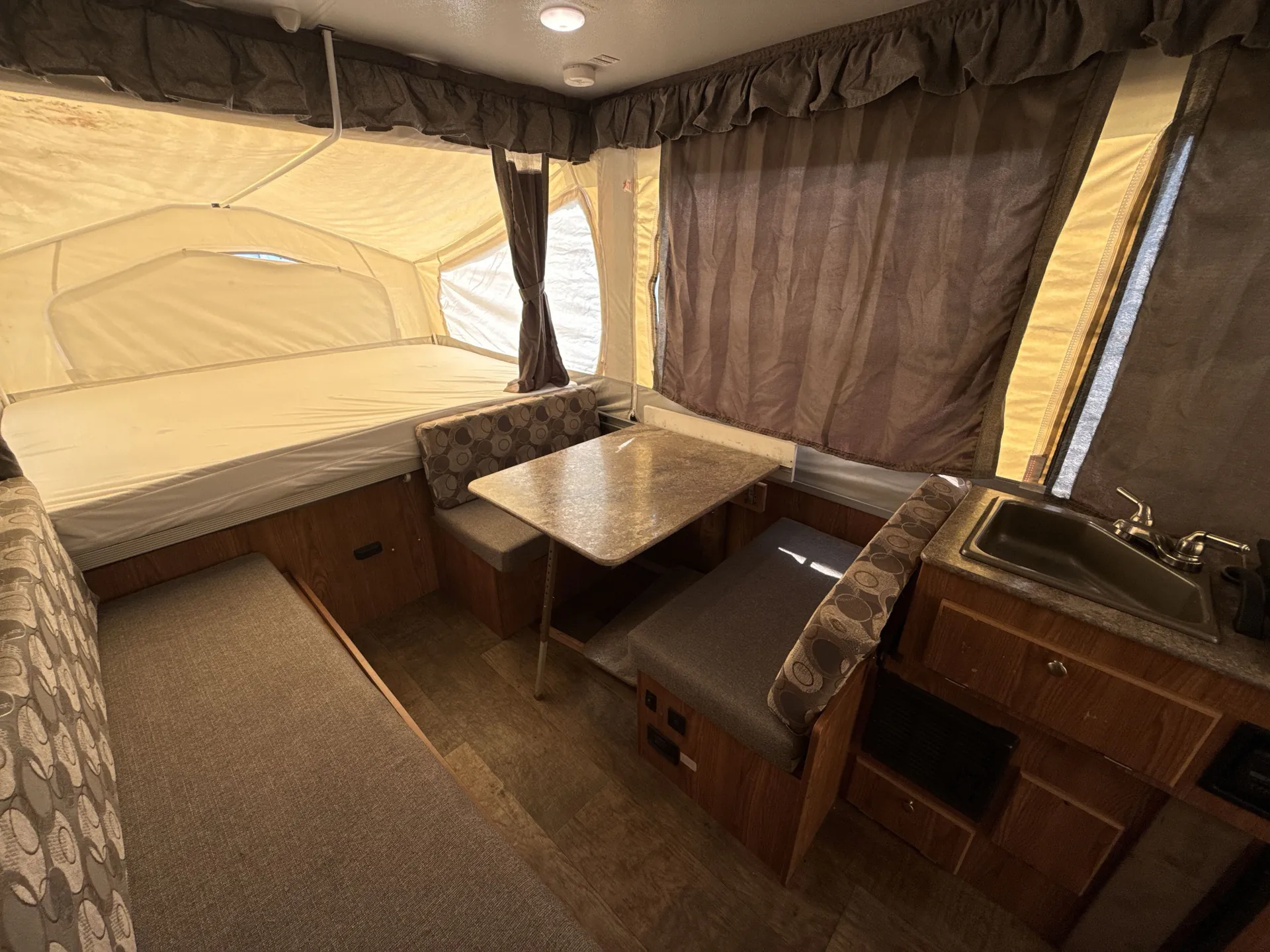 2017 Forest River Rockwood Freedom 2280 — bunk room