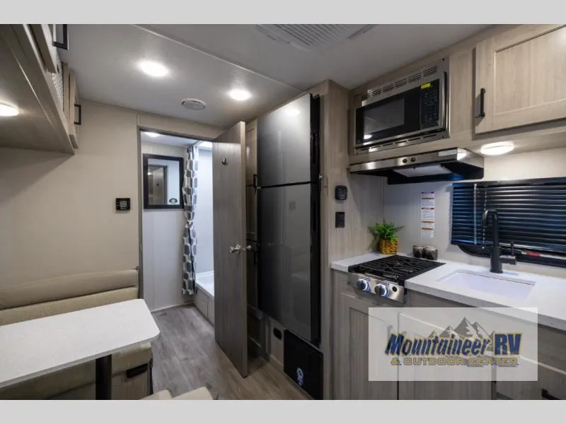 2026 Coachmen Catalina Summit Series 7 154RBX - Photo 4
