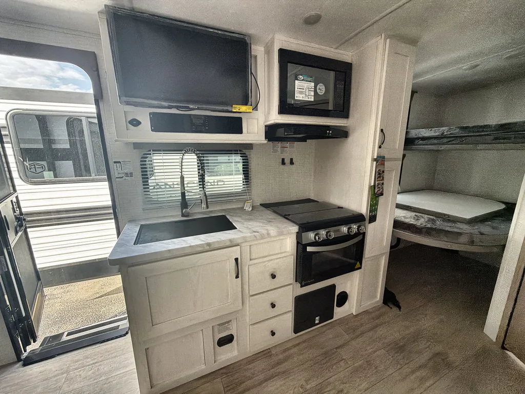2025 Forest River Solaire 2085BHS, Photos photo 17