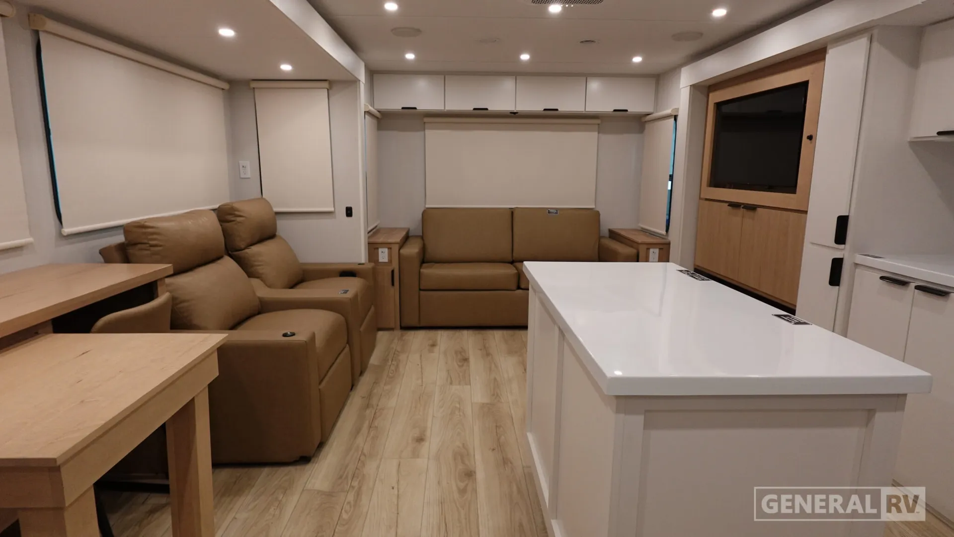 2026 Winnebago Thrive 29RLO - Photo 3