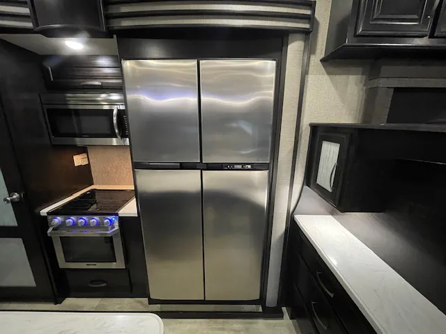 2018 Grand Design Momentum 376TH, Photos photo 32