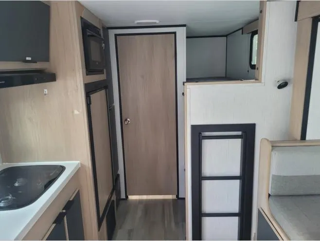 2022 Cruiser RV Hitch 18BHS - Photo 4