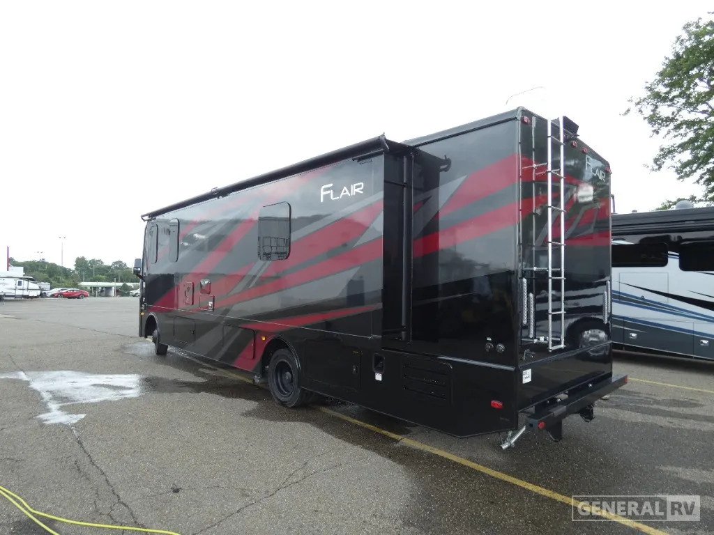 2026 Fleetwood Flair 32S - Photo 4