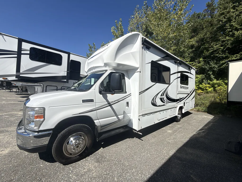 2019 Forest River Sunseeker 2440DS, Photos photo 6
