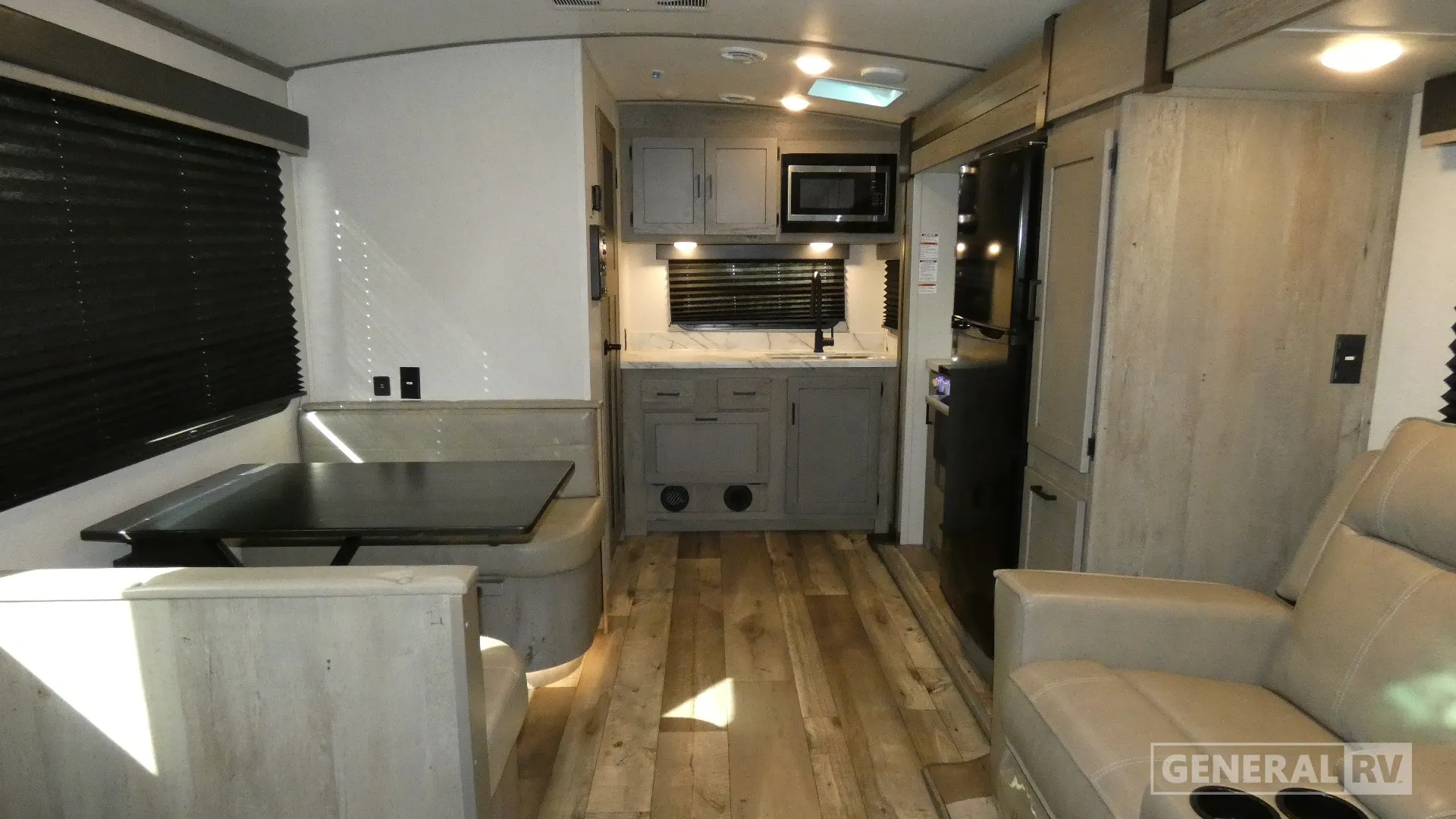 2021 Keystone Outback Ultra Lite 221UMD - Photo 3