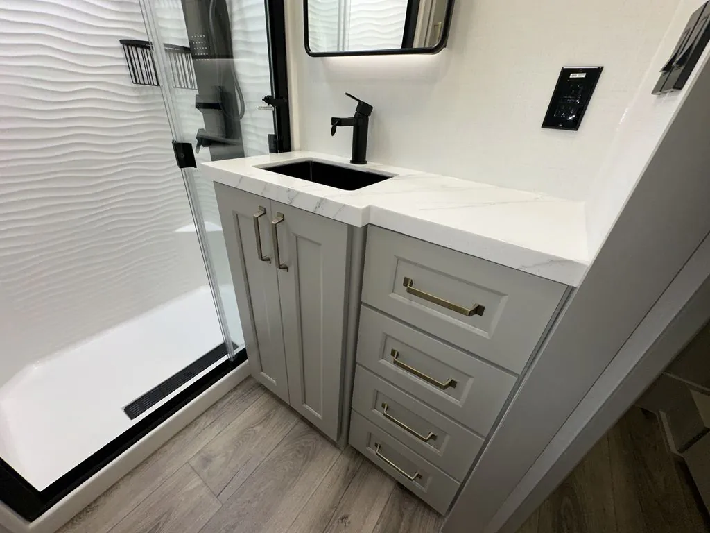 2026 Brinkley Model G 3970, Photos photo 27
