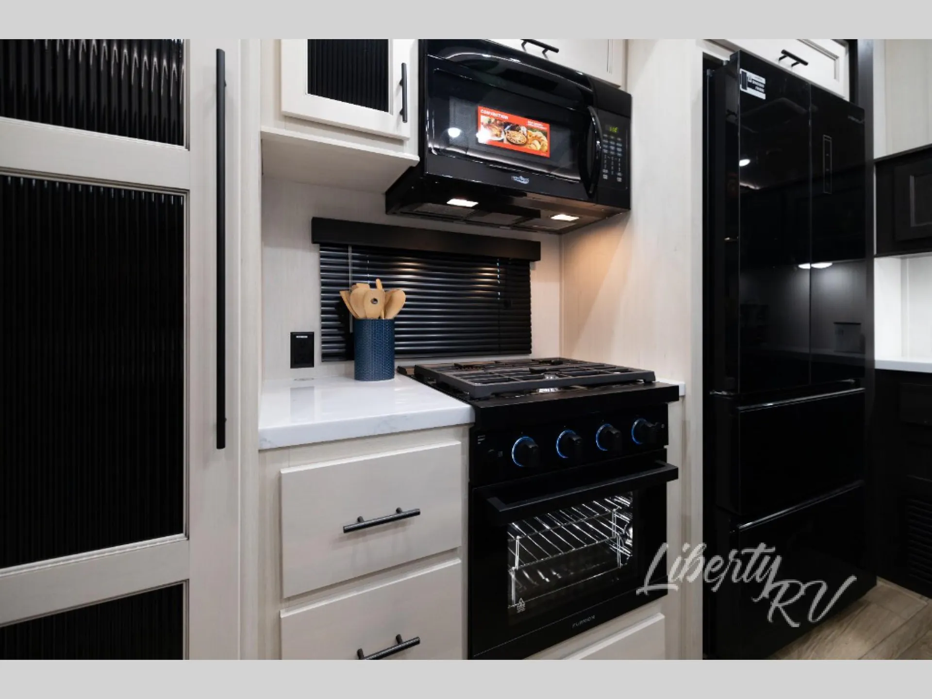 2026 Forest River Sabre 37FLH — Photo 6