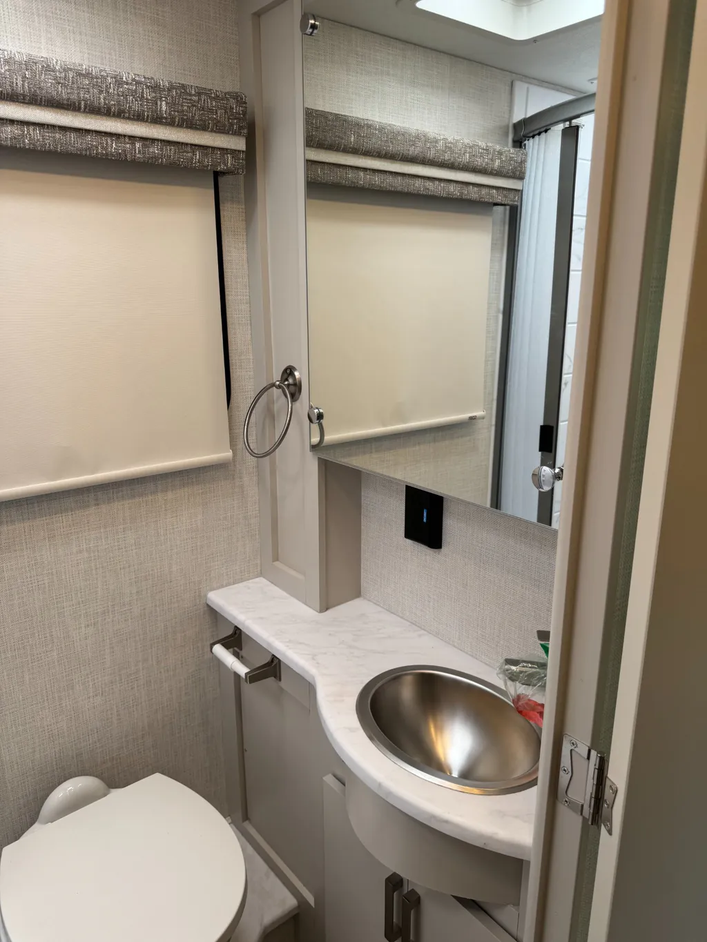 2026 Thor Motor Coach Axis 26.2, Photos photo 37