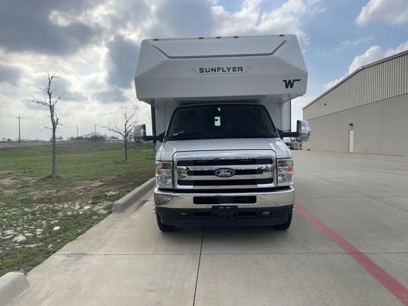 2026 Winnebago Sunflyer 22RS - Photo 4