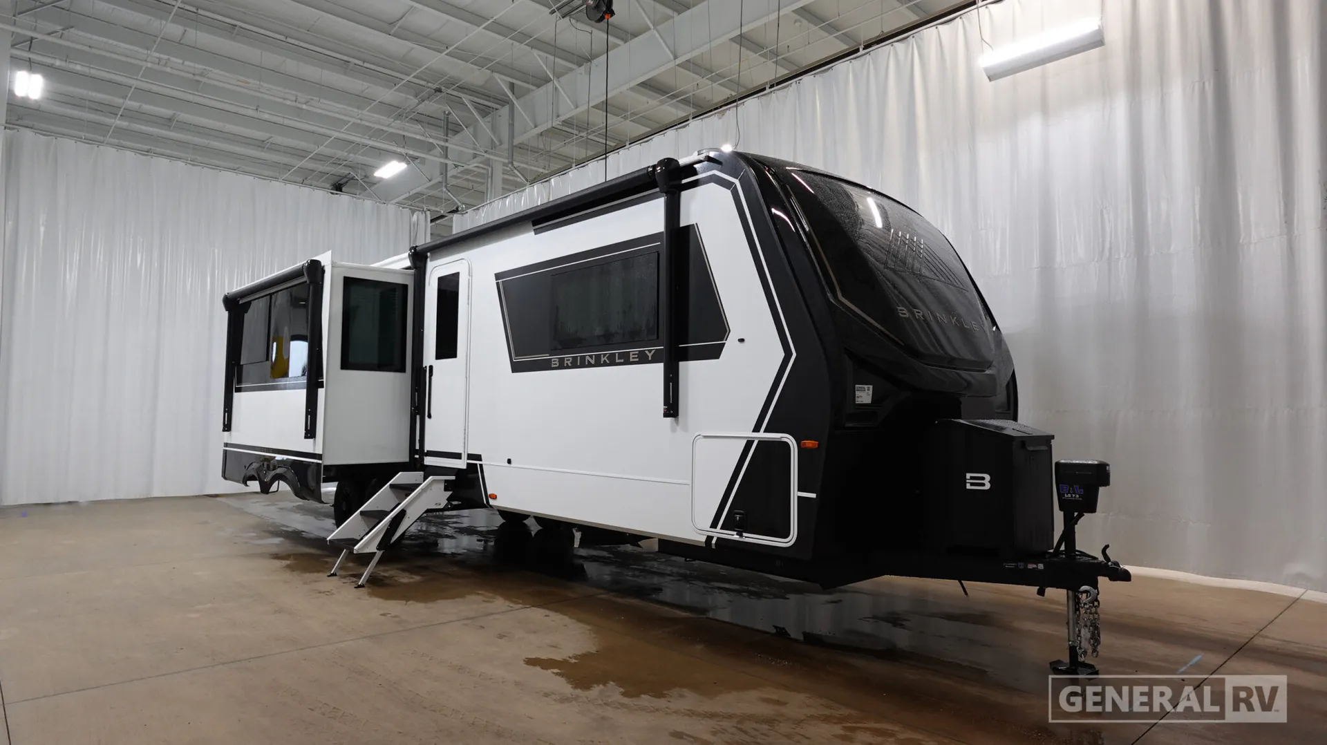 2027 Brinkley Model Z AIR 315