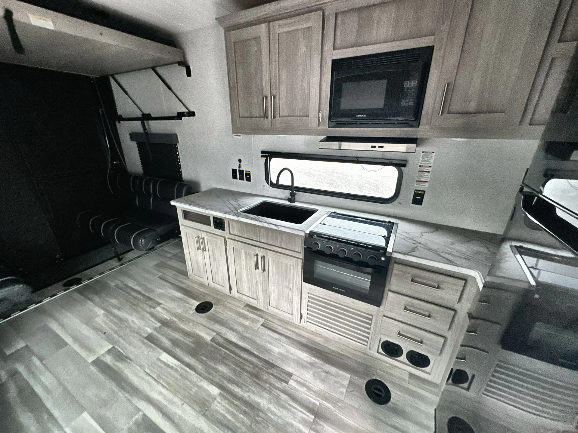2024 Keystone Impact 2813 — living area main