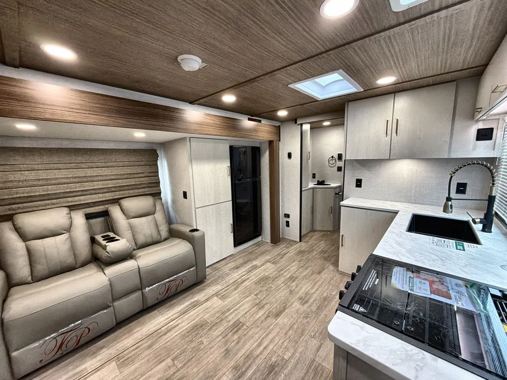2026 Forest River Vibe Extreme Lite 2400RB, Photos photo 4