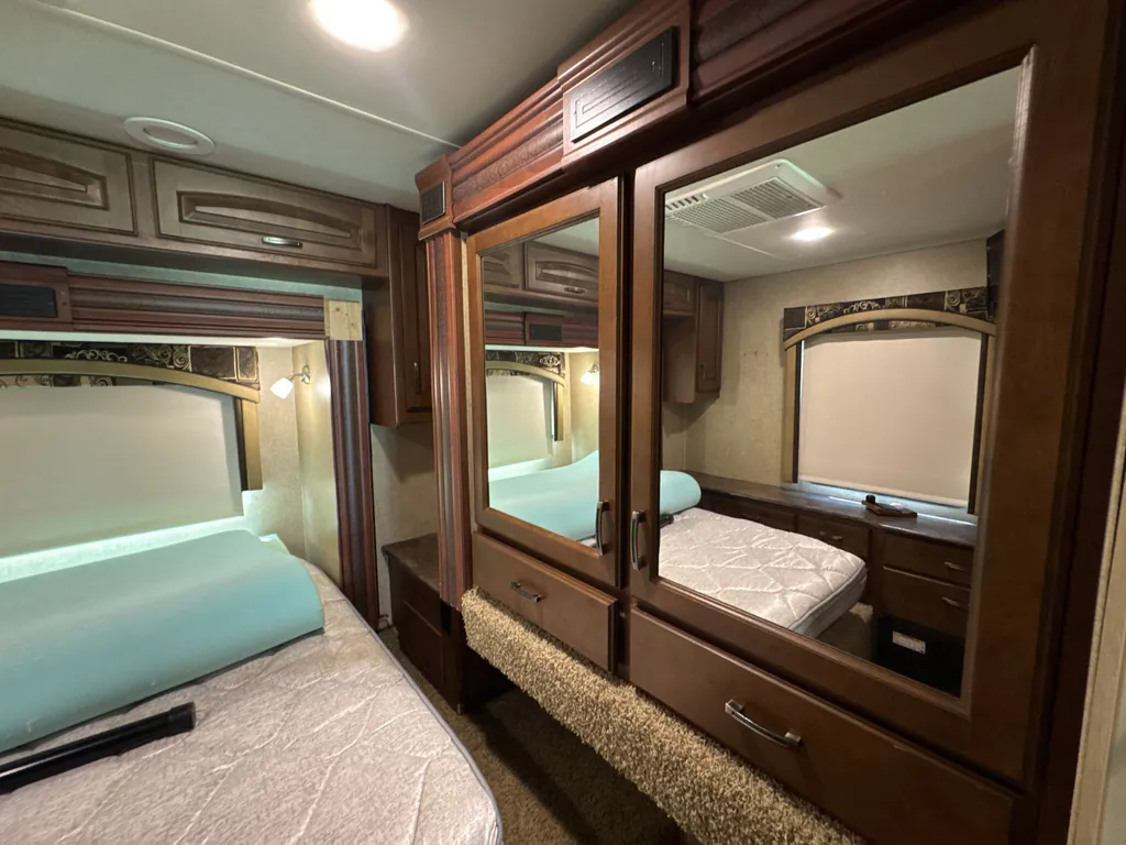 2015 Jayco Precept 29UM, Photos photo 18