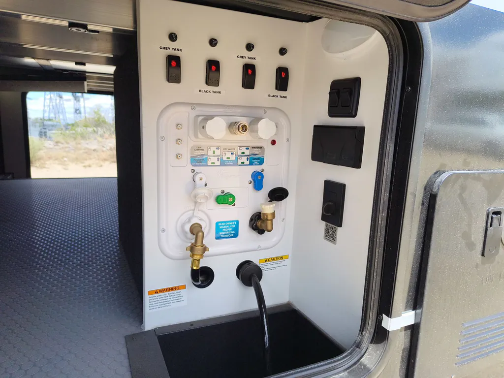 2026 Brinkley Model G 4150, Photos photo 15