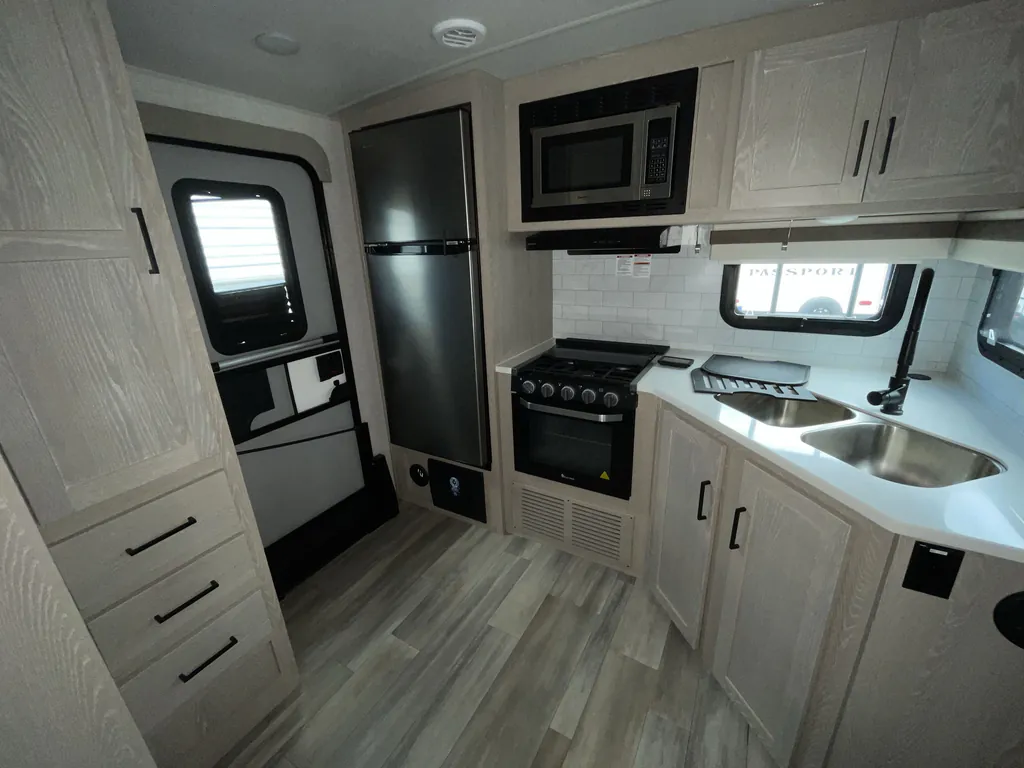 2023 Forest River Rockwood Ultra Lite 2614BS, Photos photo 10