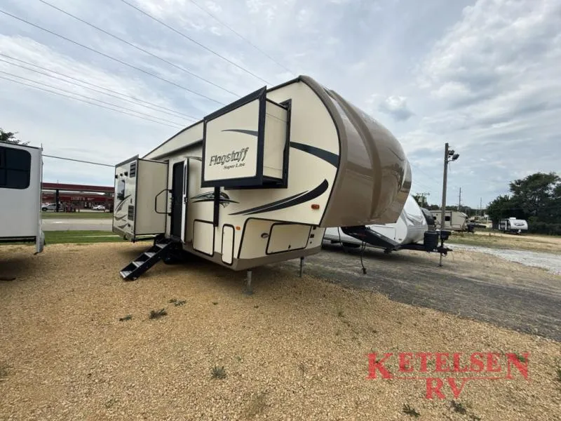 2017 Forest River RV Flagstaff Super Lite 526RLWS - Photo 4