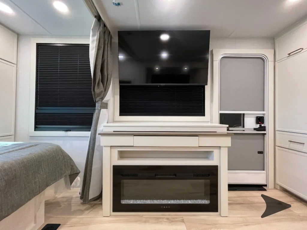 2026 Brinkley Model I 235, Photos photo 13